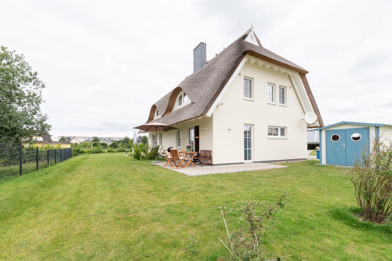 Reetdachhaeuser Boergerende Exterior photo